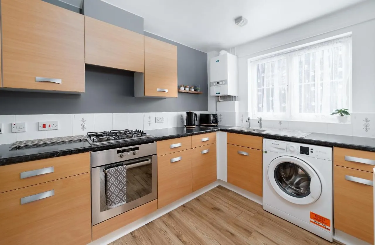 Apartment Charming 2Br Ground Floor Flat In Sholing, 11 Mins From City Centre - Recently Set Up With Love Southampton